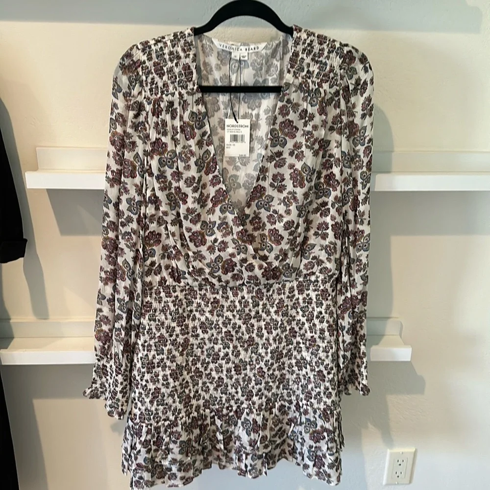 VB Dress - Picture 1 of 4